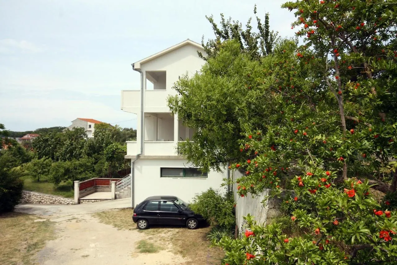 Apartments With A Parking Space Kampor, Rab - 5018