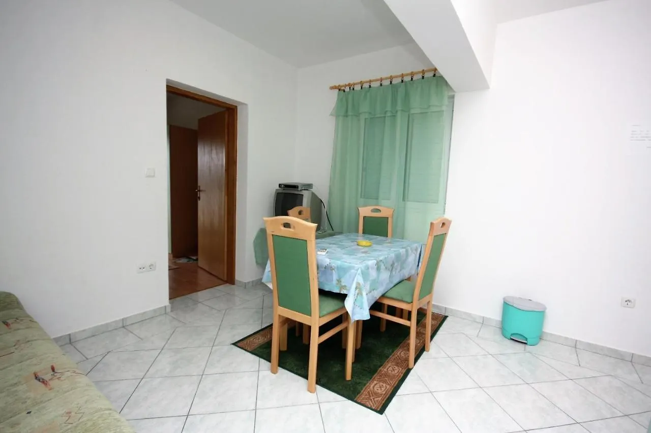 Apartments With A Parking Space Kampor, Rab - 5018