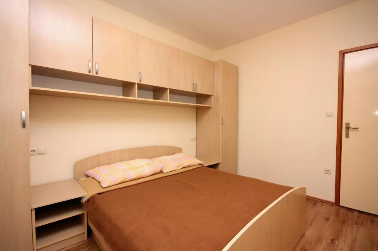 Apartments With A Parking Space Kampor, Rab - 5018 Kampor