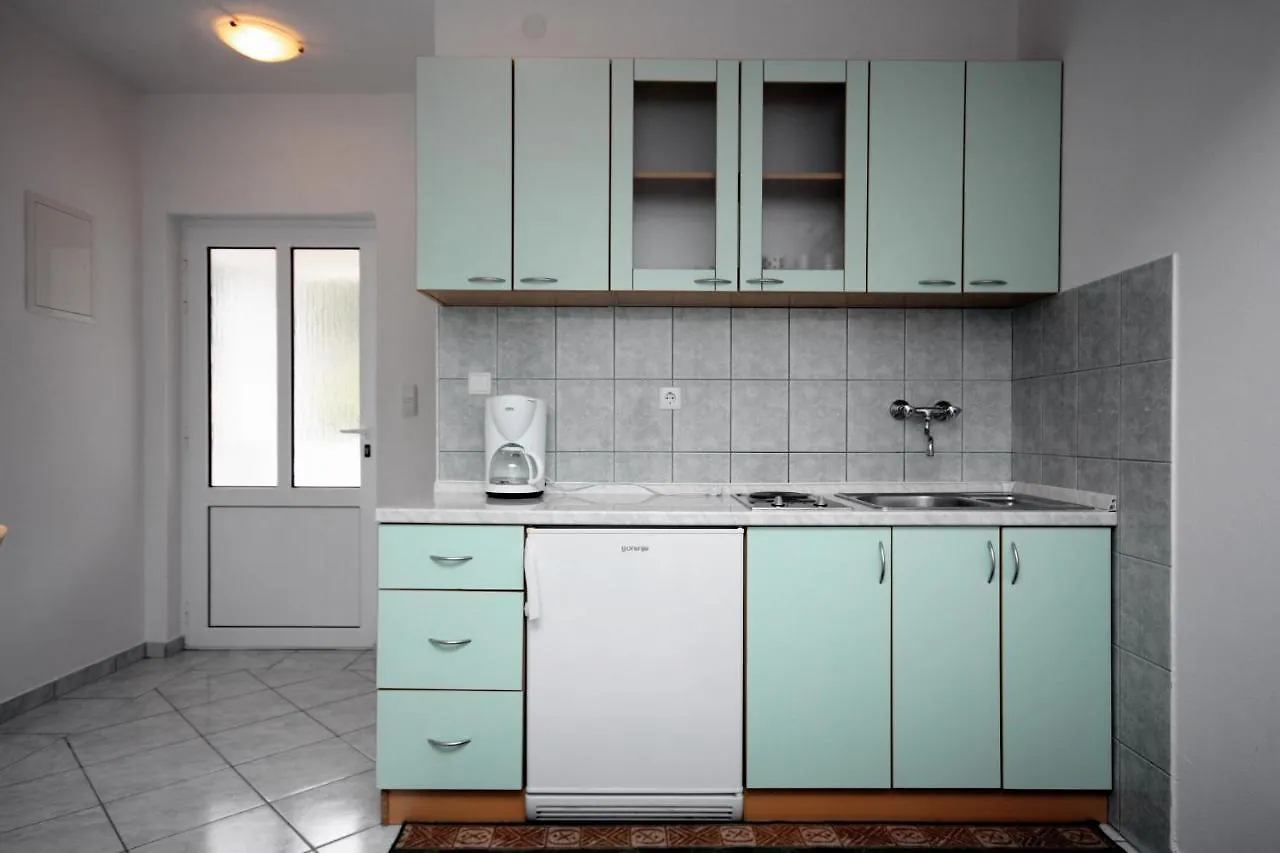 Apartments With A Parking Space Kampor, Rab - 5018
