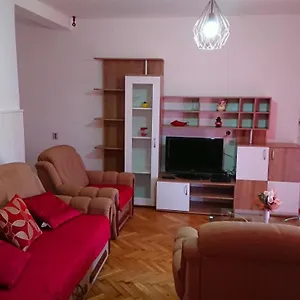 Apartman Vesna, Kampor